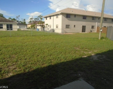 1228 Sw Trafalgar Parkway - Photo Thumbnail 10