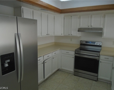1228 Sw Trafalgar Parkway - Photo Thumbnail 2