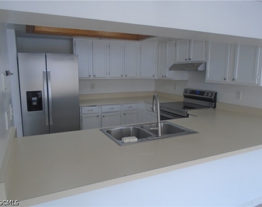 1228 Sw Trafalgar Parkway - Photo Thumbnail 3