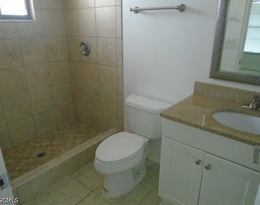 1228 Sw Trafalgar Parkway - Photo Thumbnail 6