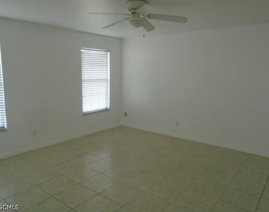 1228 Sw Trafalgar Parkway - Photo Thumbnail 5