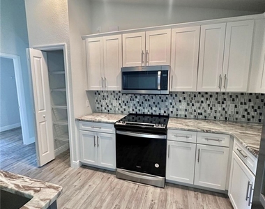 2017 Lovoy Court - Photo Thumbnail 7