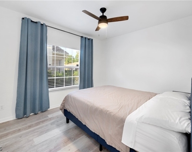 6800 Satinleaf Road S - Photo Thumbnail 8
