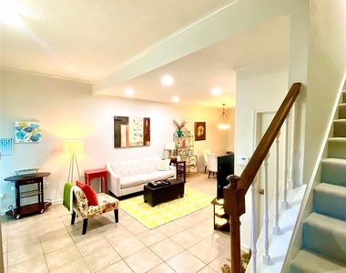 7350 Kirby Drive - Photo Thumbnail 2