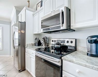 10401 Mcarthur Palm Lane - Photo Thumbnail 7
