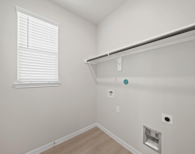 835 Red Oakland Drive - Photo Thumbnail 4