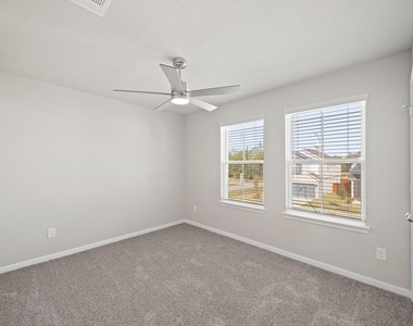 835 Red Oakland Drive - Photo Thumbnail 10