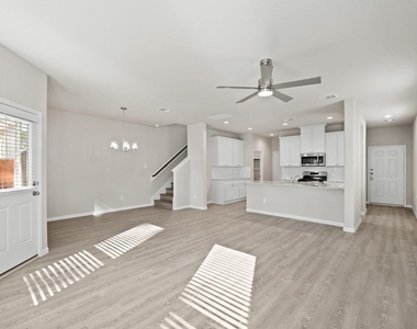 835 Red Oakland Drive - Photo Thumbnail 2