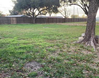 7702 Fairview Street - Photo Thumbnail 9