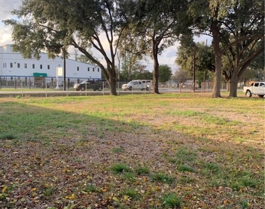 7702 Fairview Street - Photo Thumbnail 4