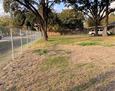 7702 Fairview Street - Photo Thumbnail 6
