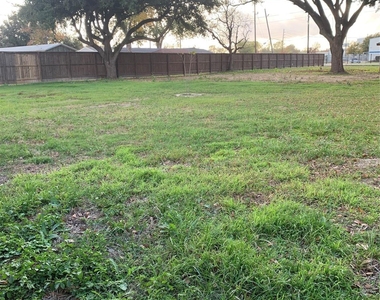 7702 Fairview Street - Photo Thumbnail 8