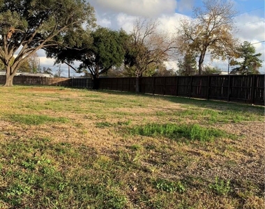 7702 Fairview Street - Photo Thumbnail 3