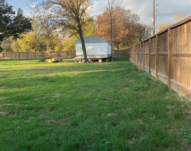 7702 Fairview Street - Photo Thumbnail 7