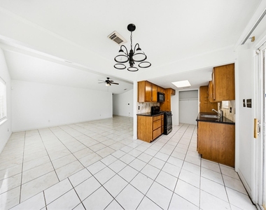 3354 Laurel Fork Drive - Photo Thumbnail 4
