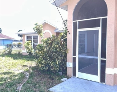 706 Arianne Court - Photo Thumbnail 6