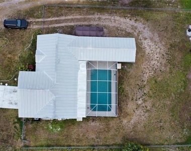 706 Arianne Court - Photo Thumbnail 2