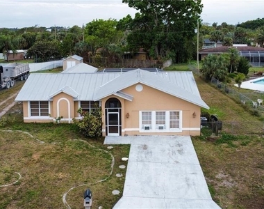 706 Arianne Court - Photo Thumbnail 21