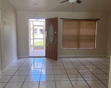 706 Arianne Court - Photo Thumbnail 4