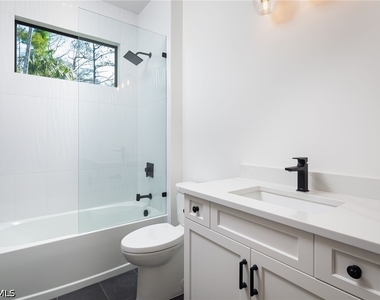 5772 Green Boulevard - Photo Thumbnail 12