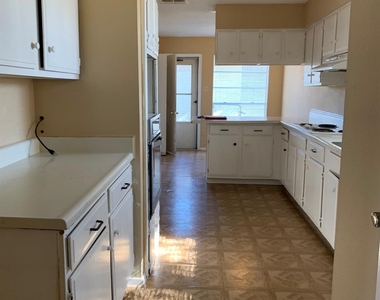 722 Stephanie Drive - Photo Thumbnail 16