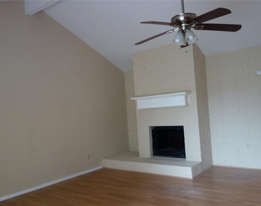 722 Stephanie Drive - Photo Thumbnail 7