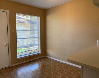 722 Stephanie Drive - Photo Thumbnail 17