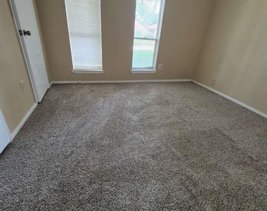 722 Stephanie Drive - Photo Thumbnail 20