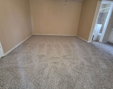 722 Stephanie Drive - Photo Thumbnail 18