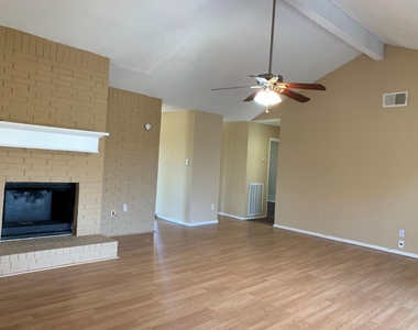 722 Stephanie Drive - Photo Thumbnail 15