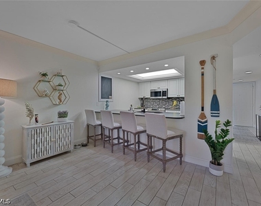 154 Cypress Way E - Photo Thumbnail 2