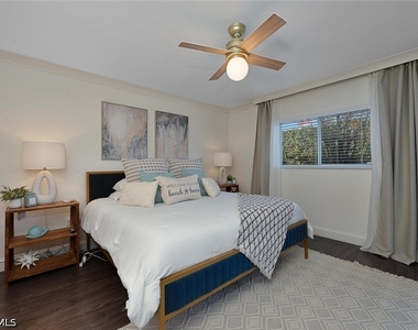 154 Cypress Way E - Photo Thumbnail 4
