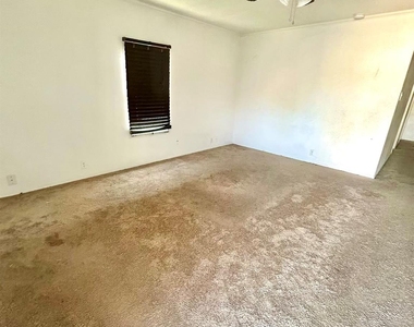 11810 Greenglen Drive - Photo Thumbnail 2