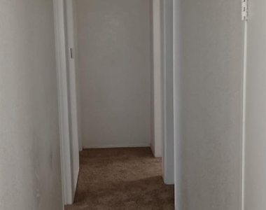 11810 Greenglen Drive - Photo Thumbnail 5