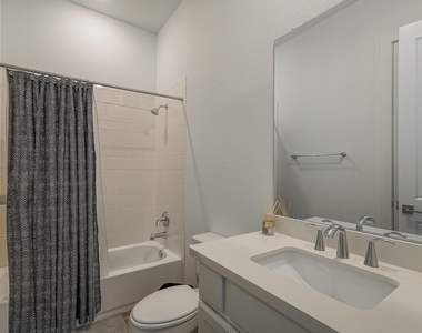 662 Lost Maples Bend Lane - Photo Thumbnail 20