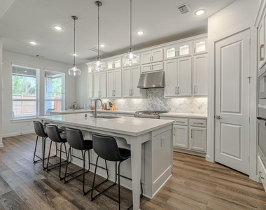 662 Lost Maples Bend Lane - Photo Thumbnail 10