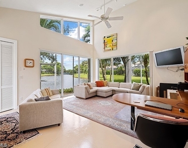 433 Crestwood Lane - Photo Thumbnail 3