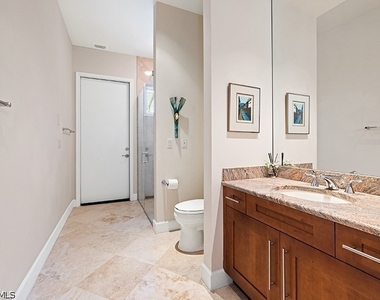 433 Crestwood Lane - Photo Thumbnail 27