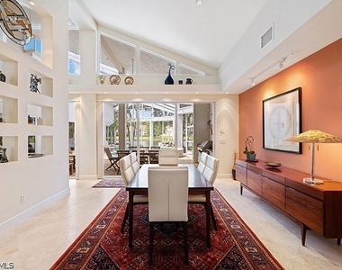 433 Crestwood Lane - Photo Thumbnail 14