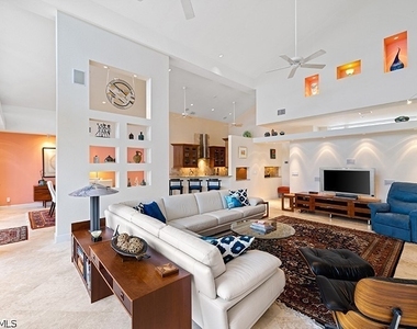 433 Crestwood Lane - Photo Thumbnail 13