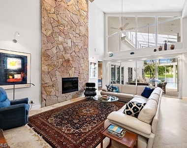 433 Crestwood Lane - Photo Thumbnail 12