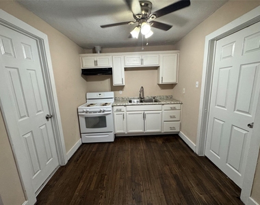 7018 Avenue F - Photo Thumbnail 3