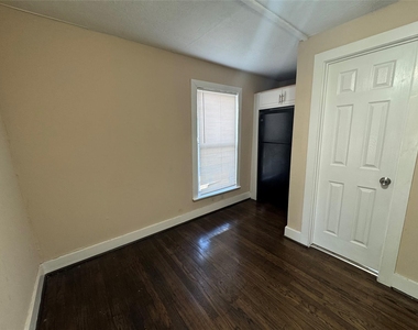 7018 Avenue F - Photo Thumbnail 7