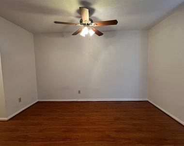 2826 S Bartell Drive - Photo Thumbnail 5