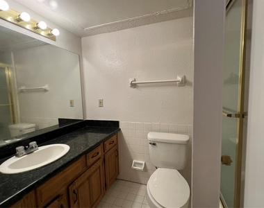 2826 S Bartell Drive - Photo Thumbnail 7