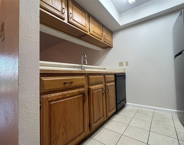 2826 S Bartell Drive - Photo Thumbnail 1