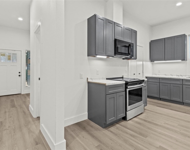 8129 Hoffman Street - Photo Thumbnail 2