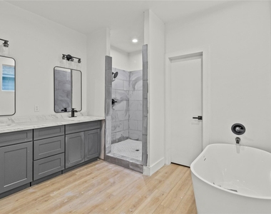 8129 Hoffman Street - Photo Thumbnail 10