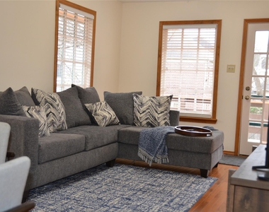6507 Morningside Drive - Photo Thumbnail 2