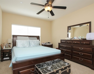 2203 Dorrington Street - Photo Thumbnail 17